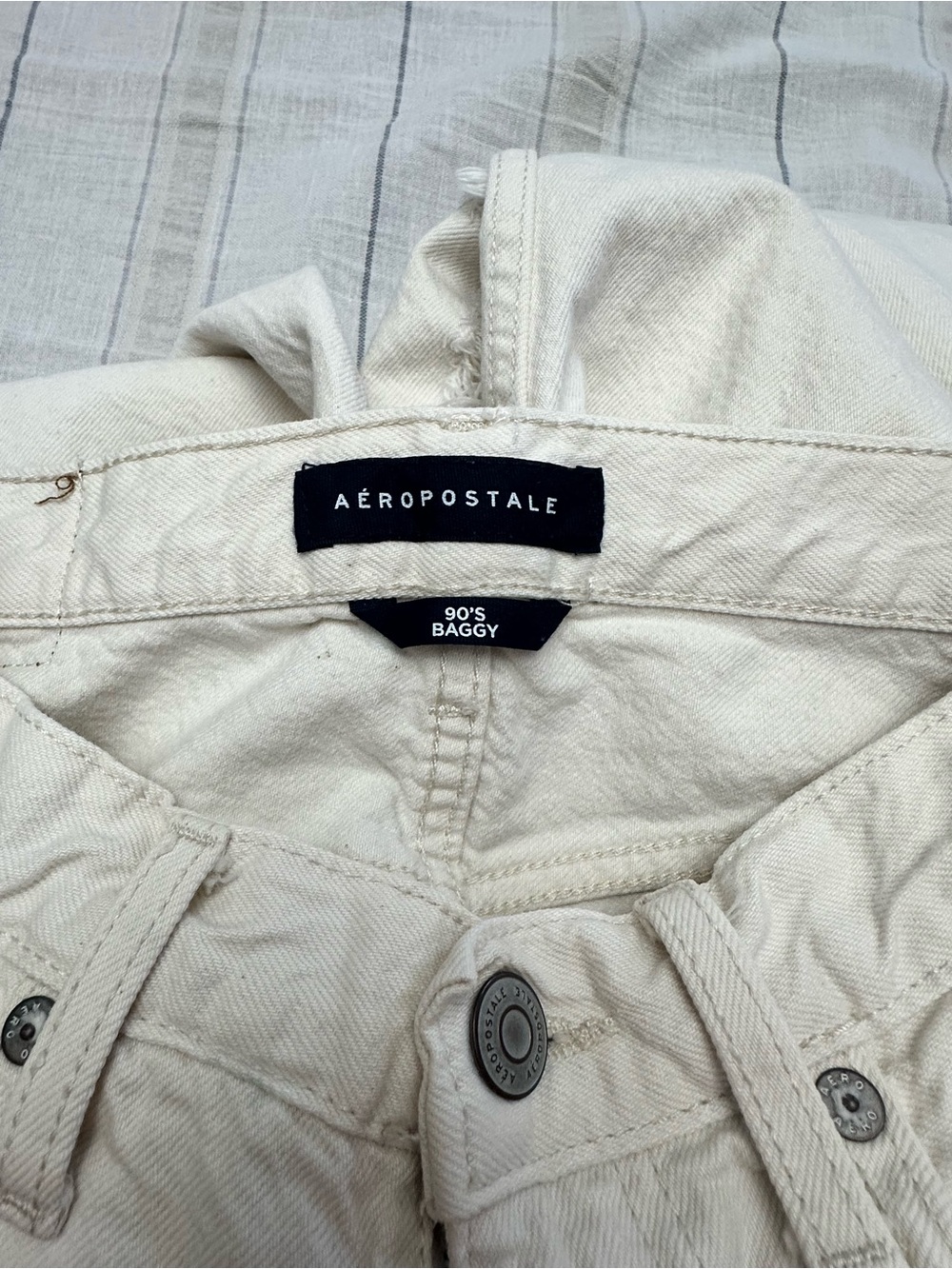 Aeropostale 90's Baggy Off-White Jeans - Picture 3 of 6